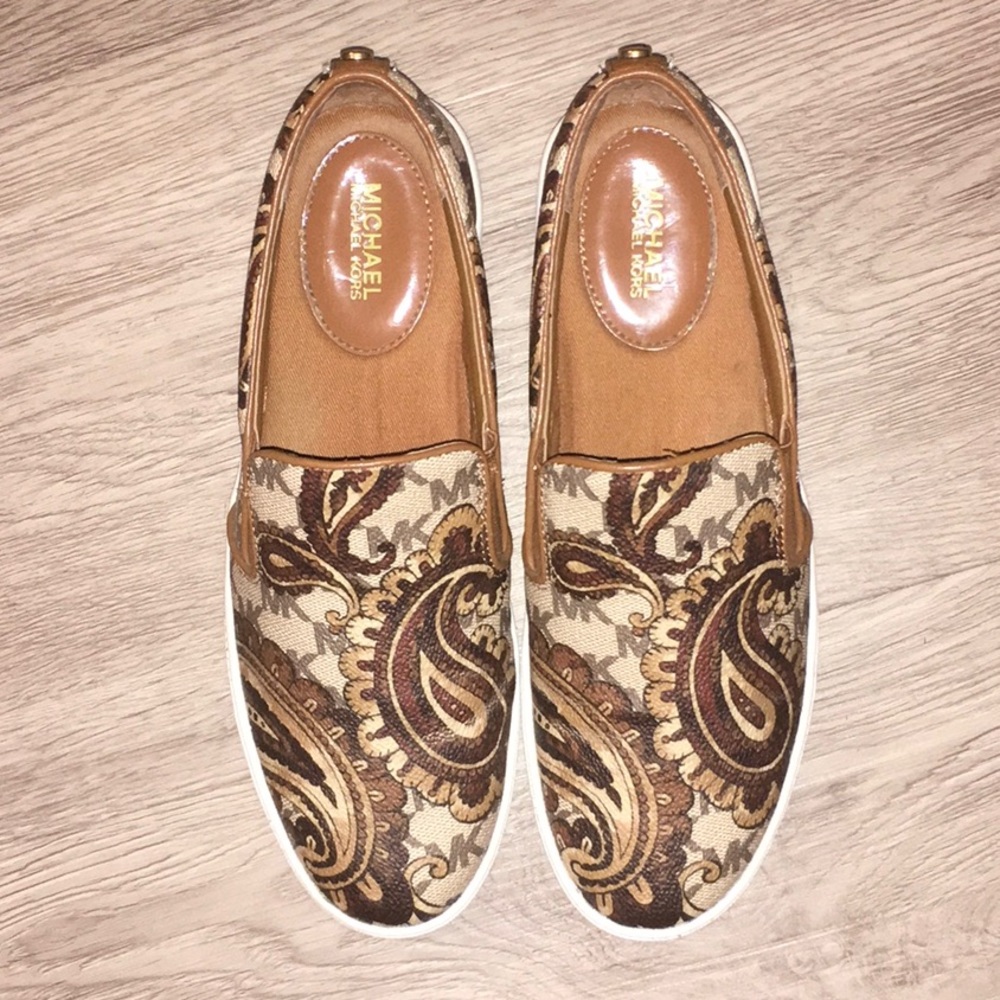 Perfectly Paisley Michael Kors Sneakers,size 6.